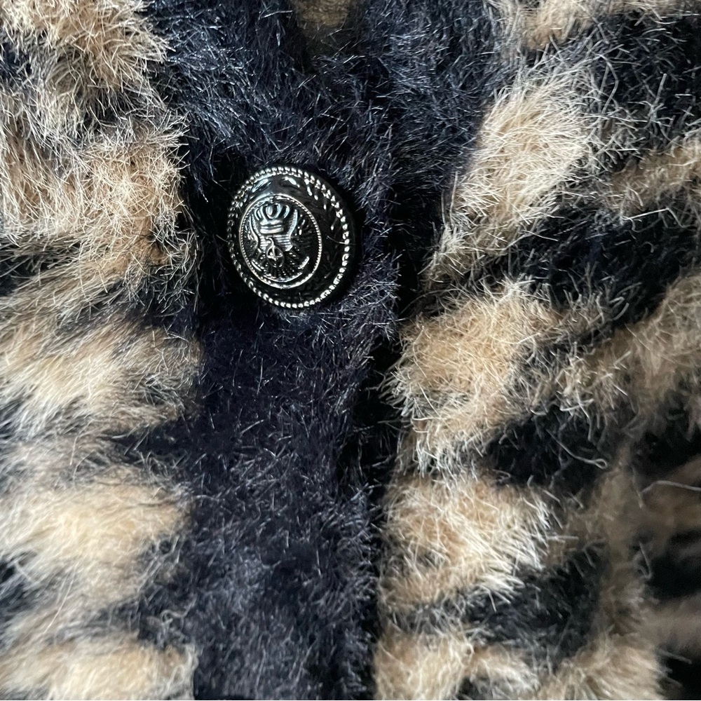 Fuzzy SOFT semi-cropped cardigan sweater - Picture 3 of 11